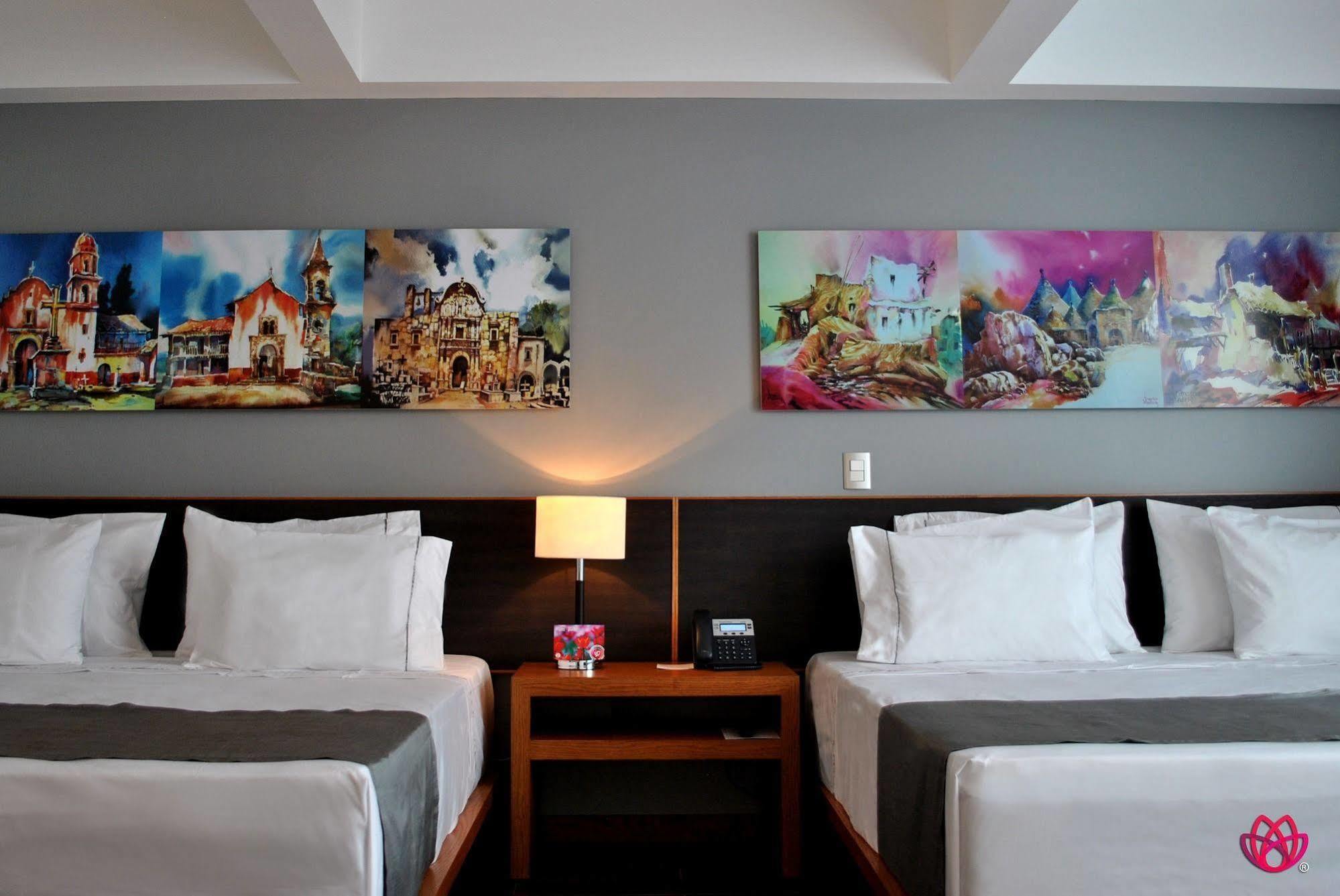 Hotel Y Tu Expo グアダラハラ エクステリア 写真