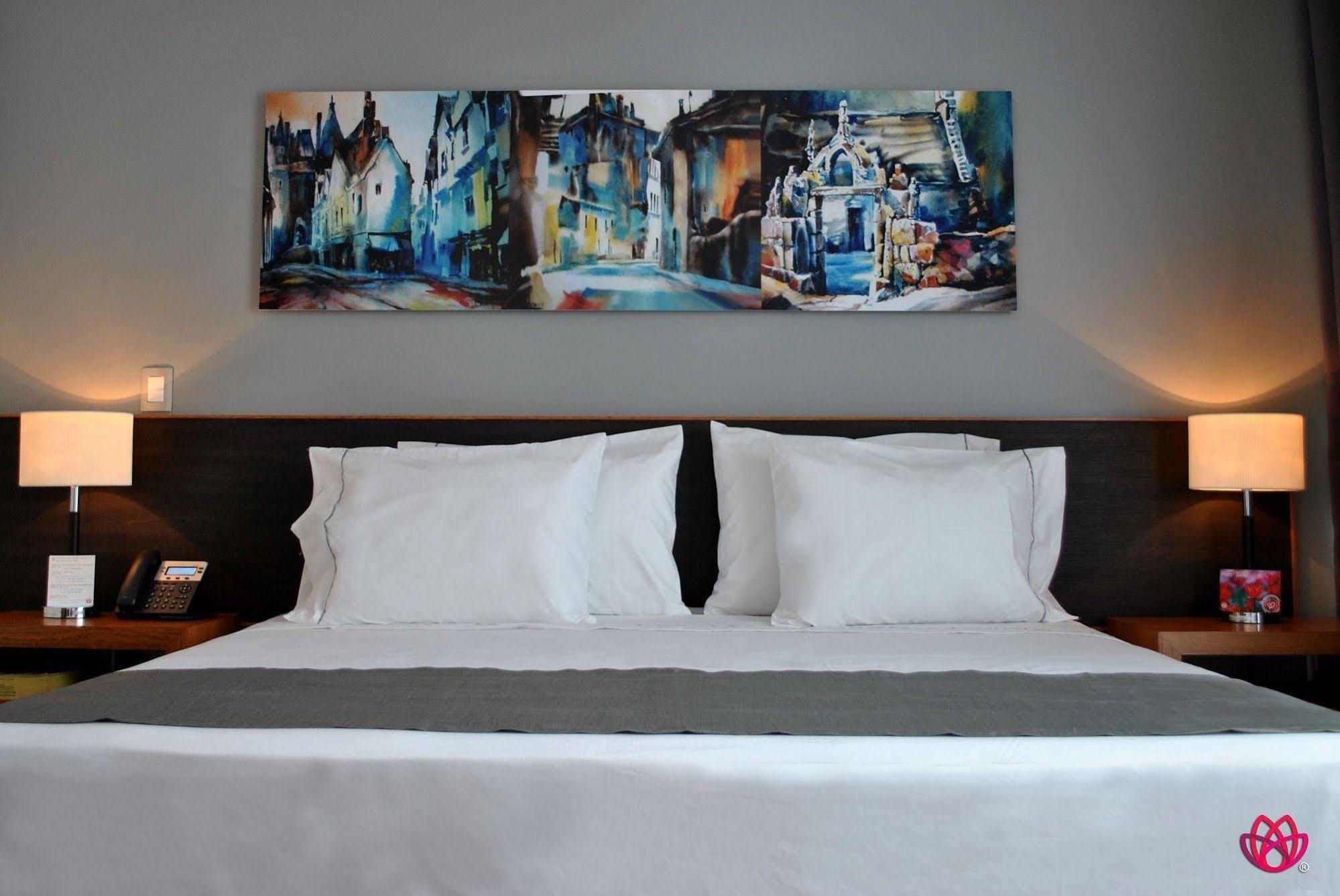 Hotel Y Tu Expo グアダラハラ エクステリア 写真